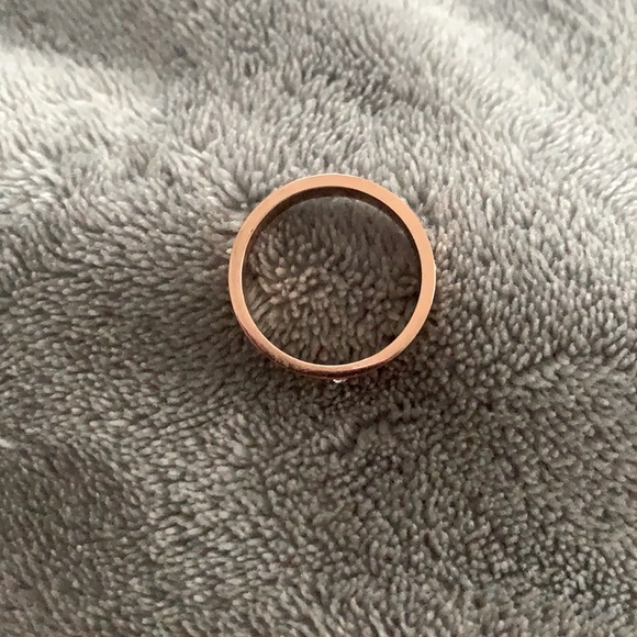 Rose gold Roman numeral ring - Picture 3 of 3